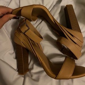 Nude heeled Sandal